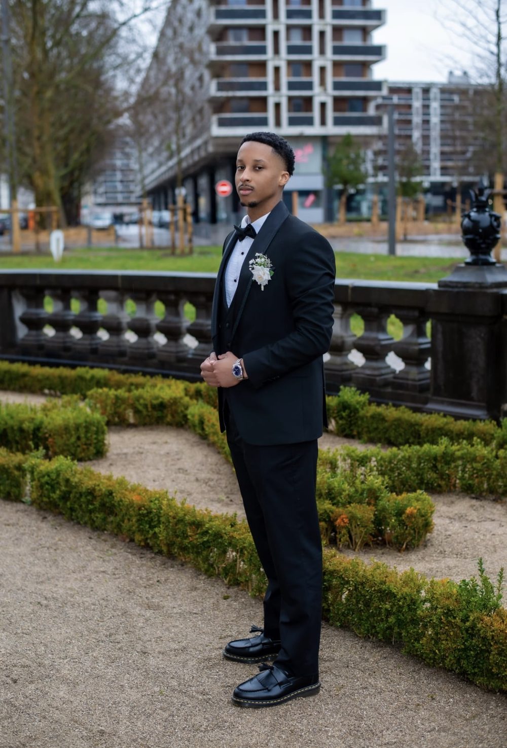 Chauffeur PAPOU GO en costume, jour de mariage